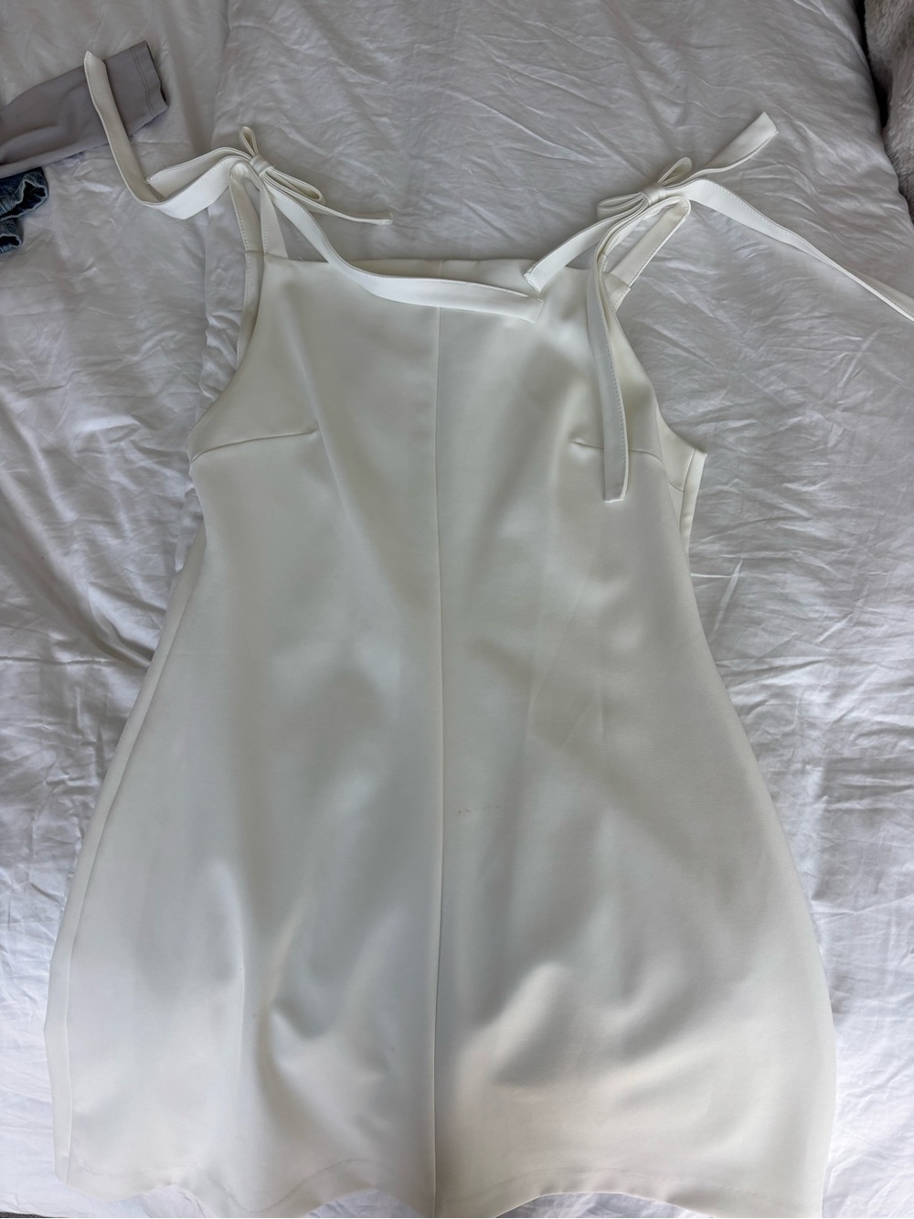 Zara White Tie-Shoulder Mini Dress size Medium